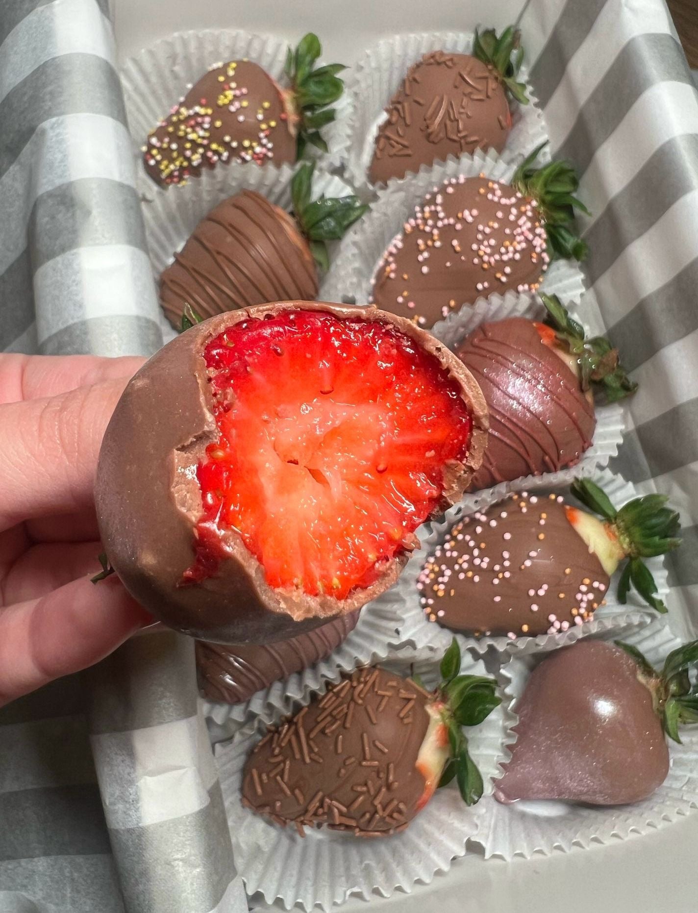 Chocolate covered strawberry - 1 pc